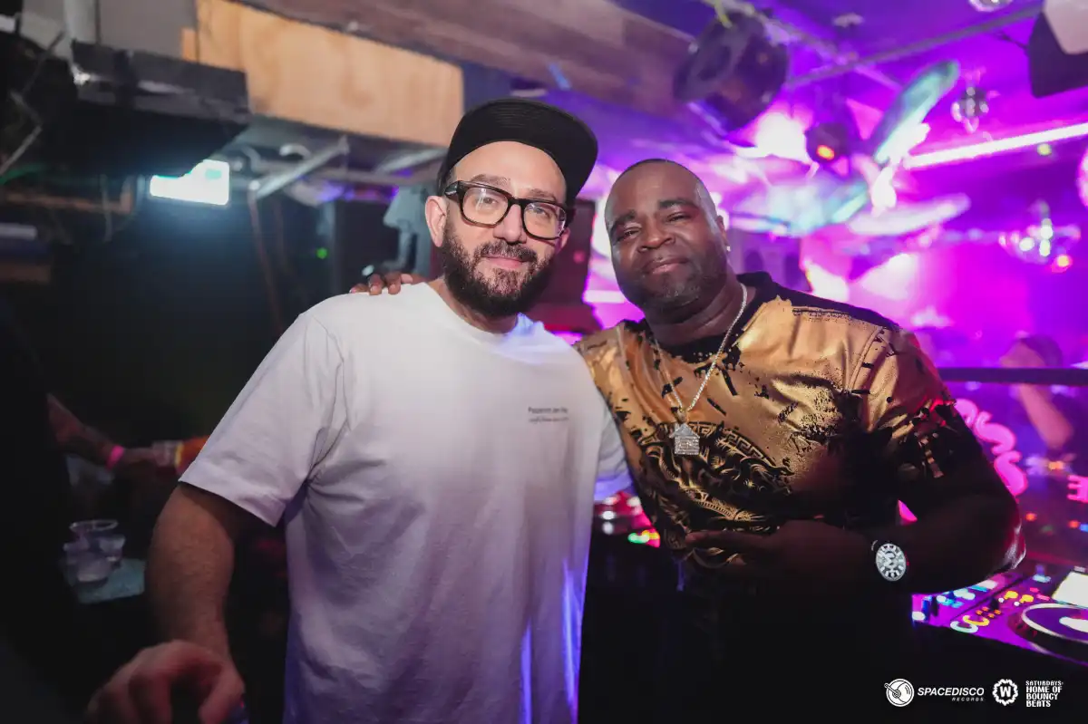 DJs