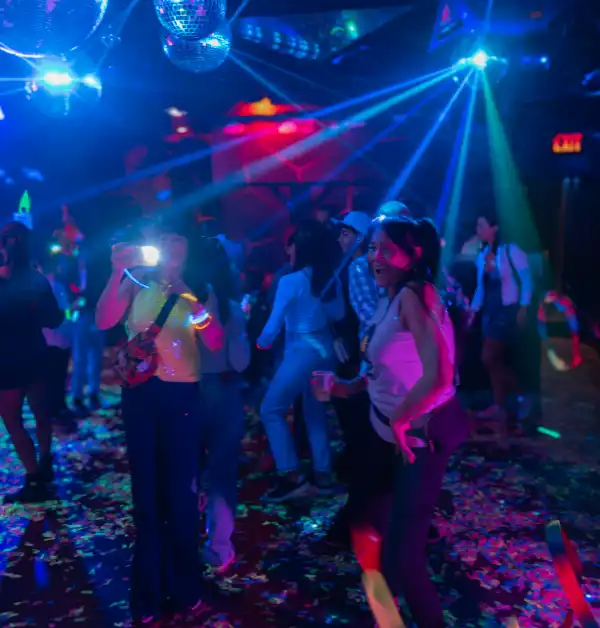 23-rave-with-mom-7639