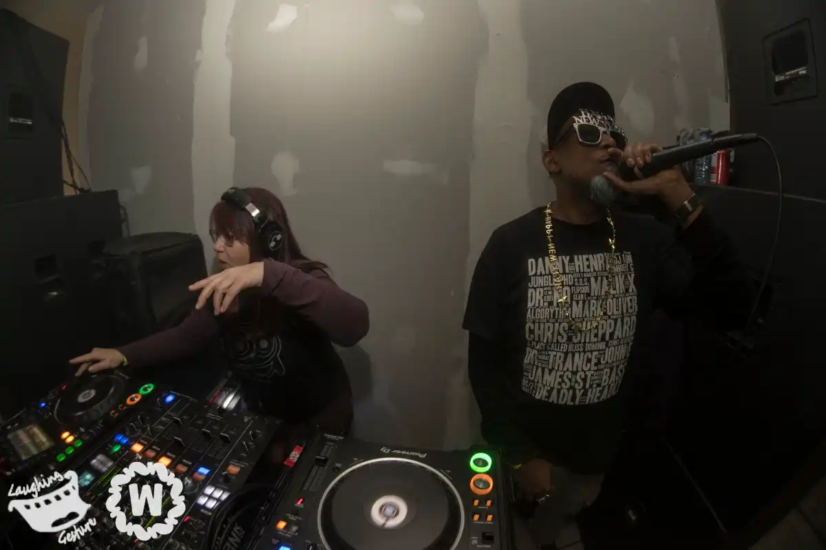 Performers in unfinished space