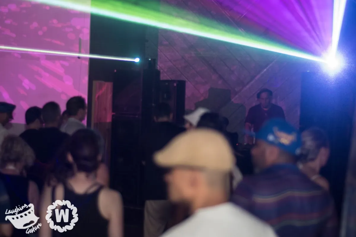 Blurry dancefloor